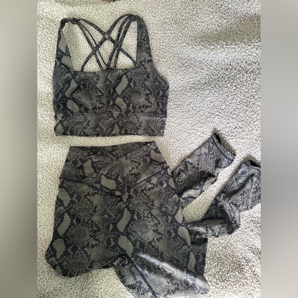 Buff Bunny Collection Snake Print Bra and Leggings Set - Picture 2 of 8